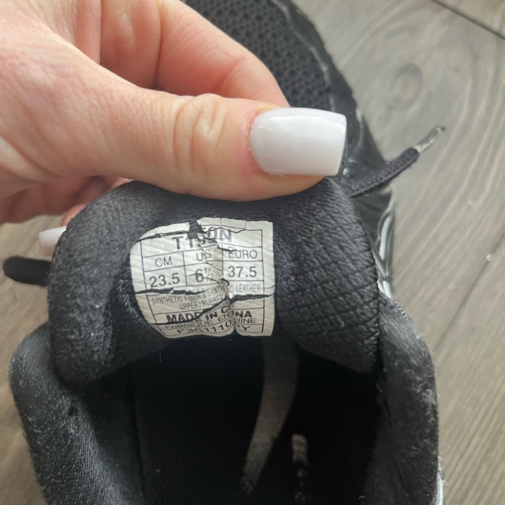 ASICS Sneakers